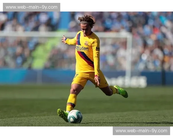 贝林厄姆左腿半腱肌撕裂,预计将缺阵约一个月 贝林厄姆左腿半腱肌撕裂,预计将缺阵约一个月