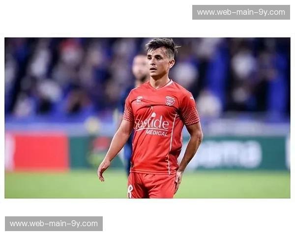 韦斯利·赛义德双响，朗斯半场2-0领先巴黎FC